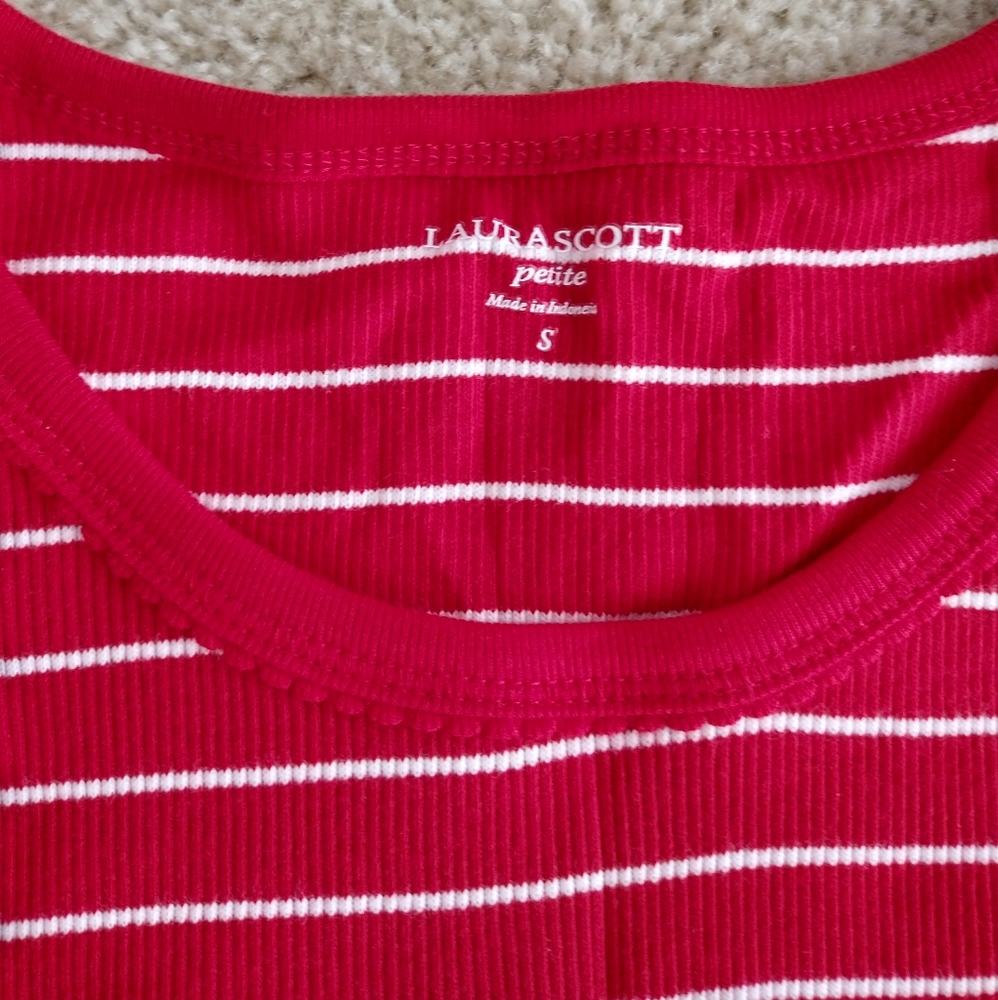 Tank tops - Picture 2 of 7